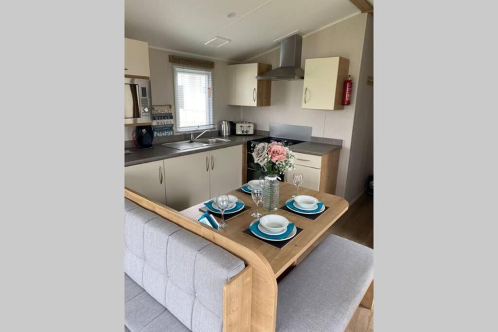 Three Bedroom Caravan Camber Exterior photo